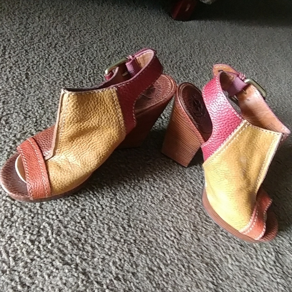 Heels - Picture 4 of 4